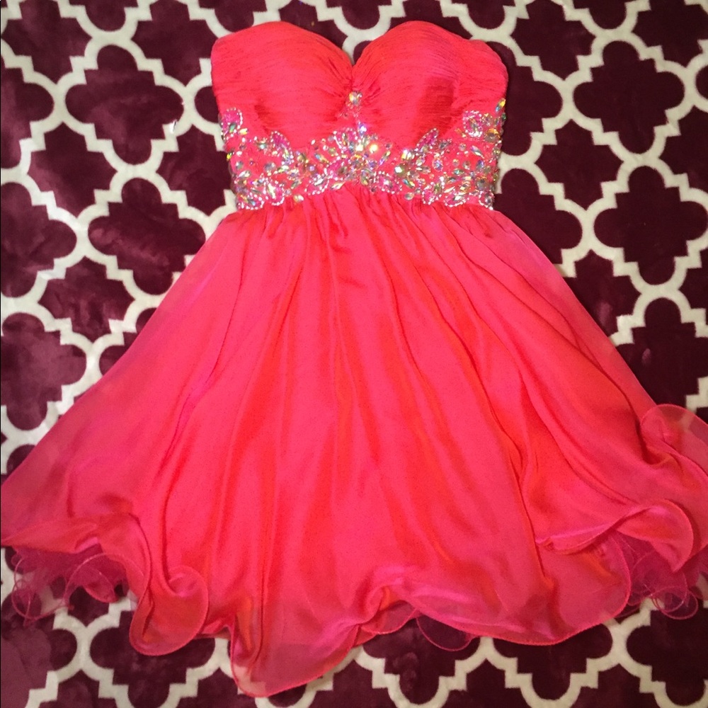 Hannah S Cherry Strapless Homecoming/Prom Dress